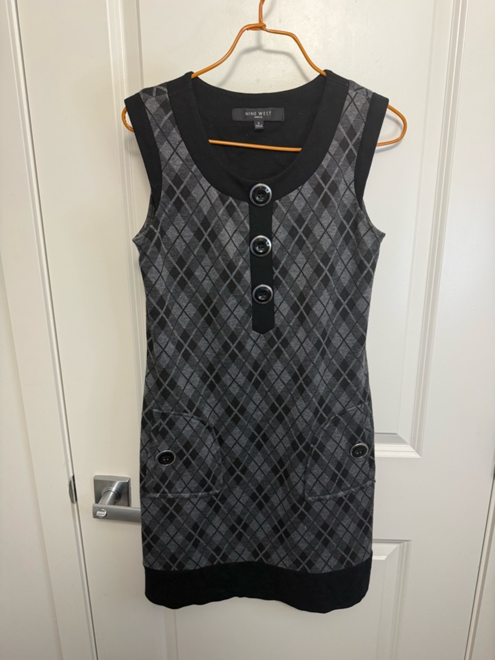 Nine West Black & Gray Argyle Sleeveless Knit Shift Dress in size 2